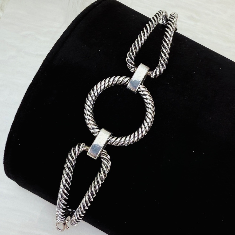 Pretty Silvertone Adjustable Costume Bracelet - image 3